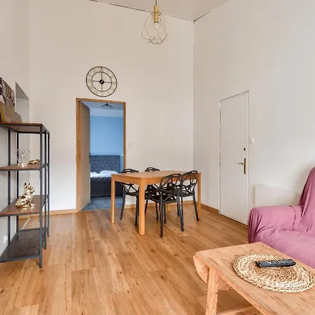 Maison Pour 9 Avec Piscine A St-jean-de-monts Casa de Férias *